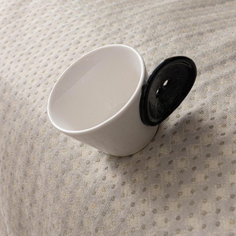 2026 French Luxury All-Season Thickened Non-Slip Cat-Resistant Sofa Seat Cushion Cover