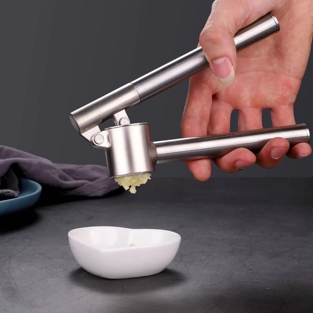 New Stainless Steel Garlic Press Portable Anti-Slip Ginger Squeezer Hand Squeeze Operation Garlic Crusher Kitchen Use