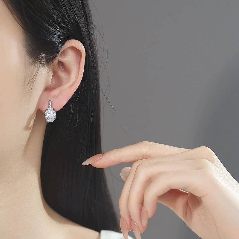 Luxurious Oval Zircon Ear Cuffs - Trendy, Elegant Earrings