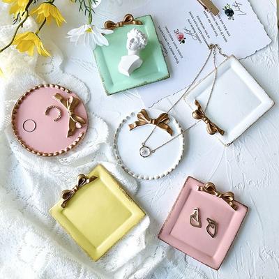 Creación de joyas – Estuches y exhibidores para joyería