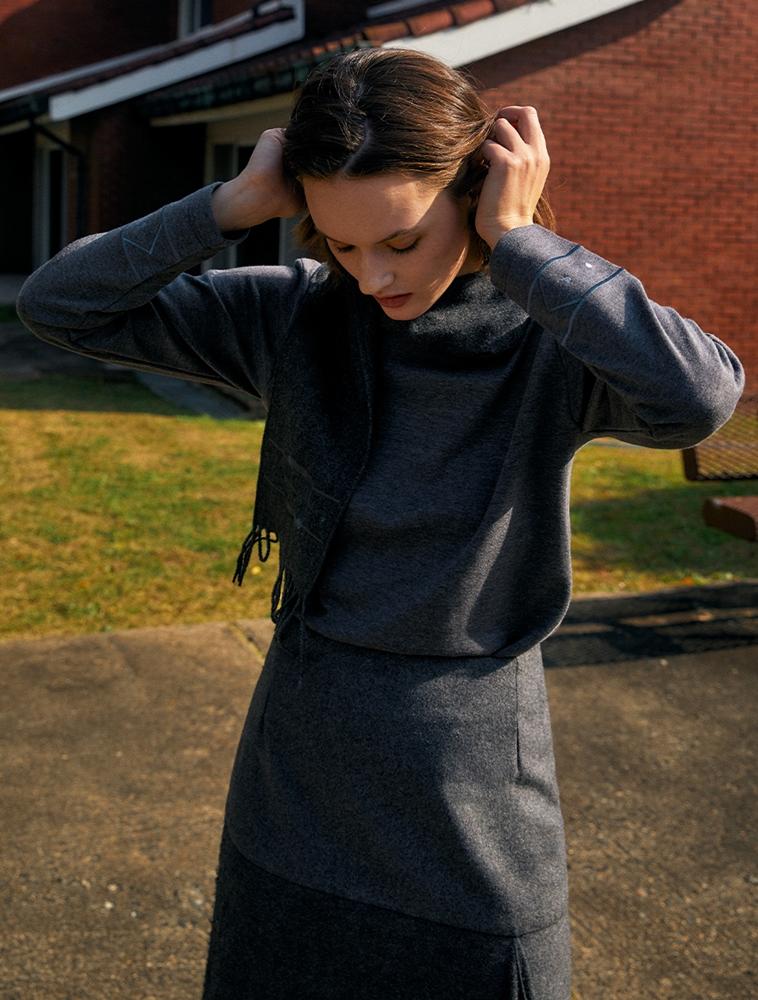 THE STUDIO K Muffler Layered Mock Neck Top_Charcoal