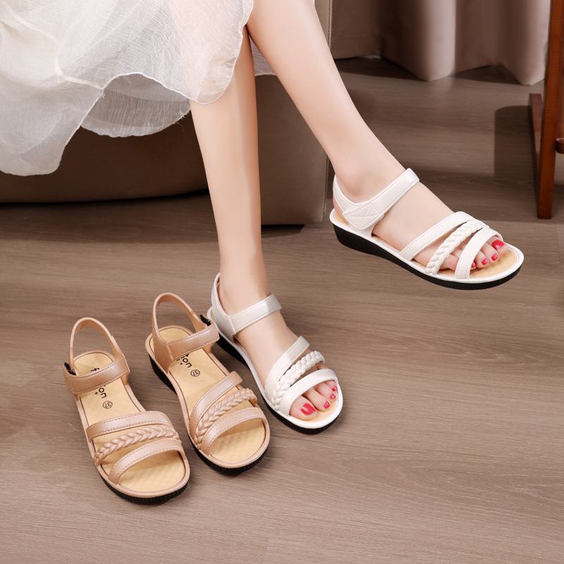 Casual and Stylish Wedge Heel Outdoor Sandals for Moms with Soft Material and Non-Slip Sole
