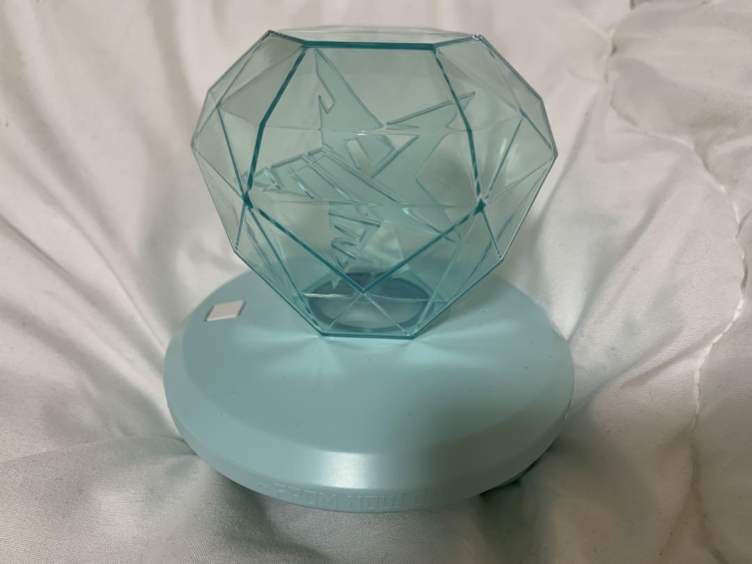 

[USED] SHINee WORLD THE BEST 2018 Penlight Ilcon