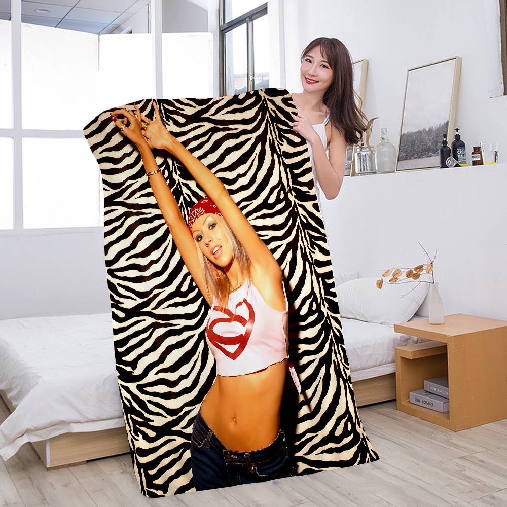 Christina Aguilera Singer Bath Towel Microfiber Soft Water Absorbing Breathable For Girl Kids Decorative Cartoon Beach Towel