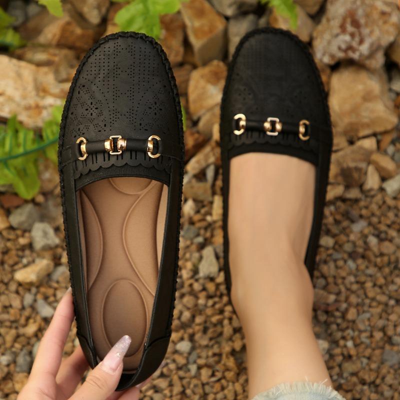 Fashion Plus Size 2025 Hot Sale Women's Bean Flats Outdoor Metal Decoration Soft Bottom Slip on Flats Breathable Casual Walking Shoes