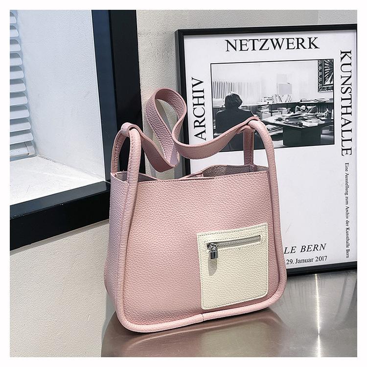 Women's bag spring new simple and fashionable contrasting colors lychee pattern shoulder bag texture child and mother small square bag tide