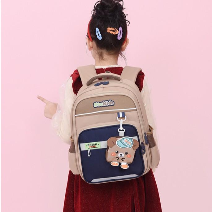 New Lightweight Primary School Schoolbag for Boys and Large-capacity Children's Backpack for Women