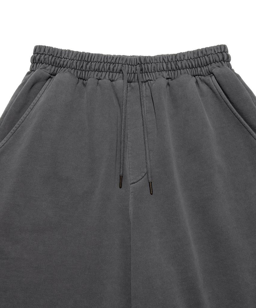 LEE Pigment-Dyed Capri Sweat Shorts Pigment Charcoal