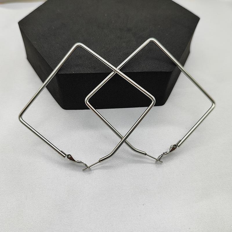 European  American Fashion 316L Stainless Steel Exaggerated Square Shrimp Buckle Earrings: Titanium Steel Hoop Earrings for Women.