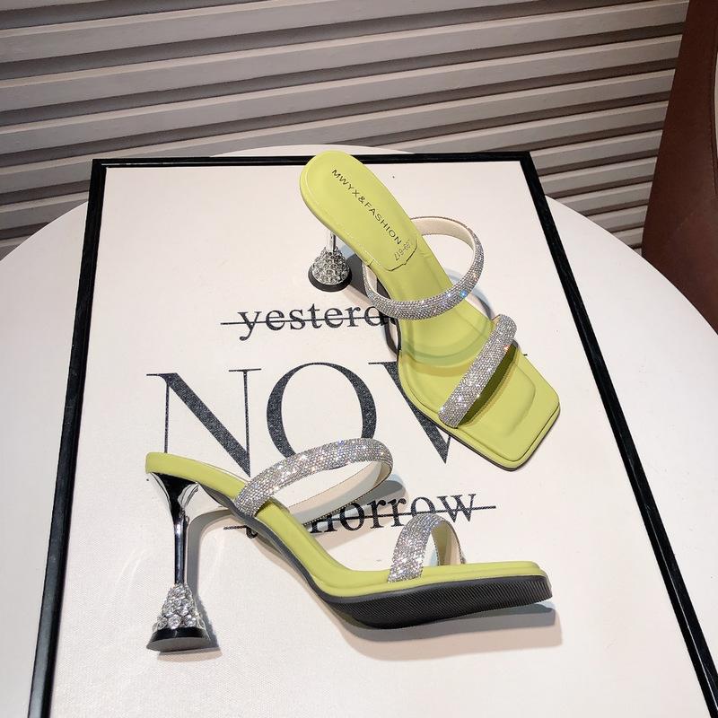 

Thick-heeled slippers women s 2024 new women s summer Korean version gentle low-heeled rhinestone half-slippers women wear one-word sandals 39 зелёный