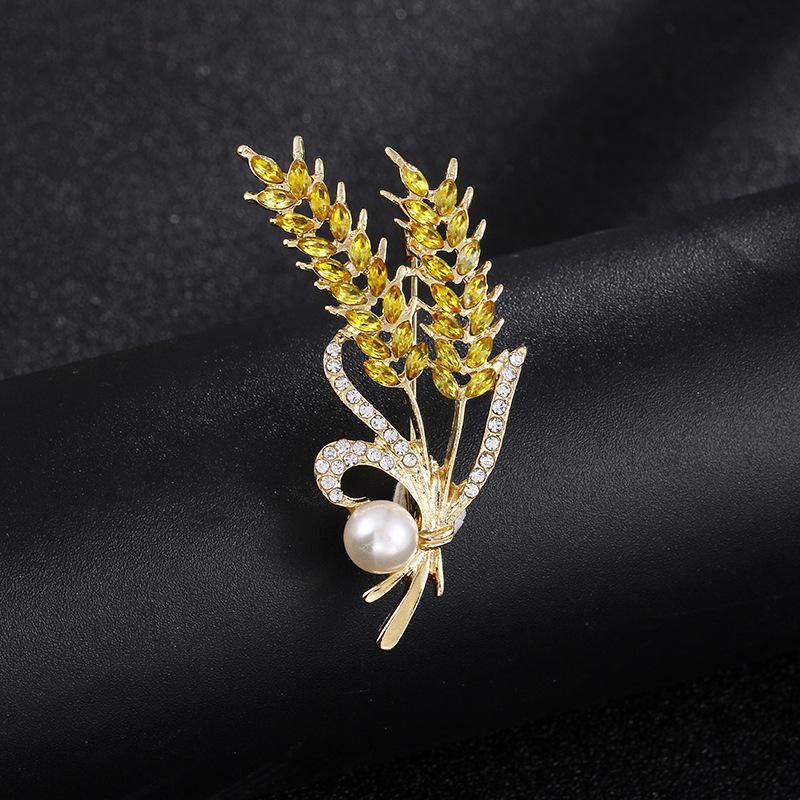 Broșă Florală de Lux cu Strasuri în Stil Coreean - Pin Elegant pentru Guler de Damă