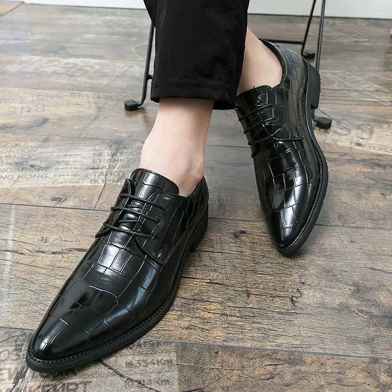 British Men's Pointed Green Patent Leather Shoes Designer Gentleman Oxfords Wedding Dress Prom Groom Footwear Zapatos Hombre