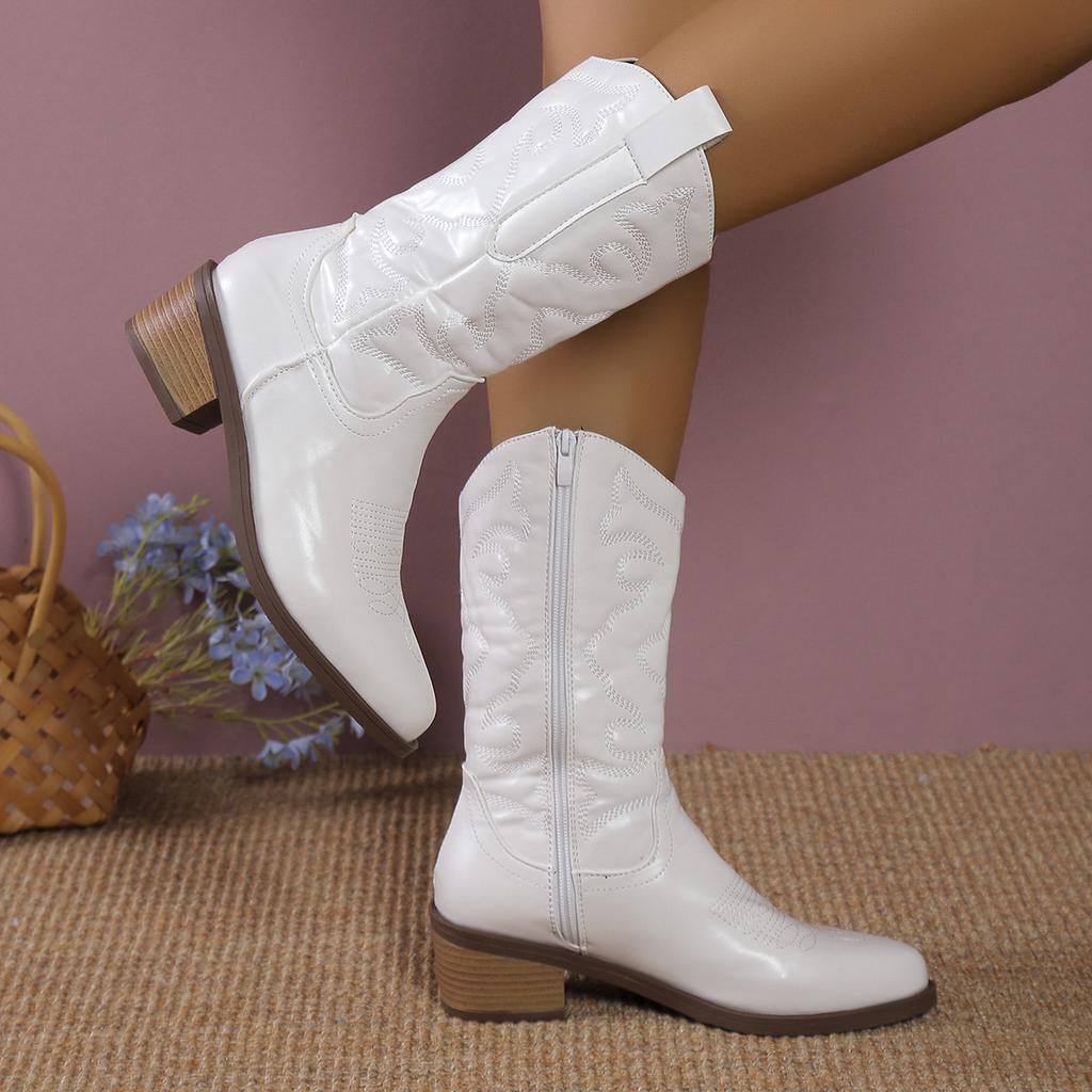 Large size fashion boots women's boots autumn and winter new embroidered tall thick heel pointed boots