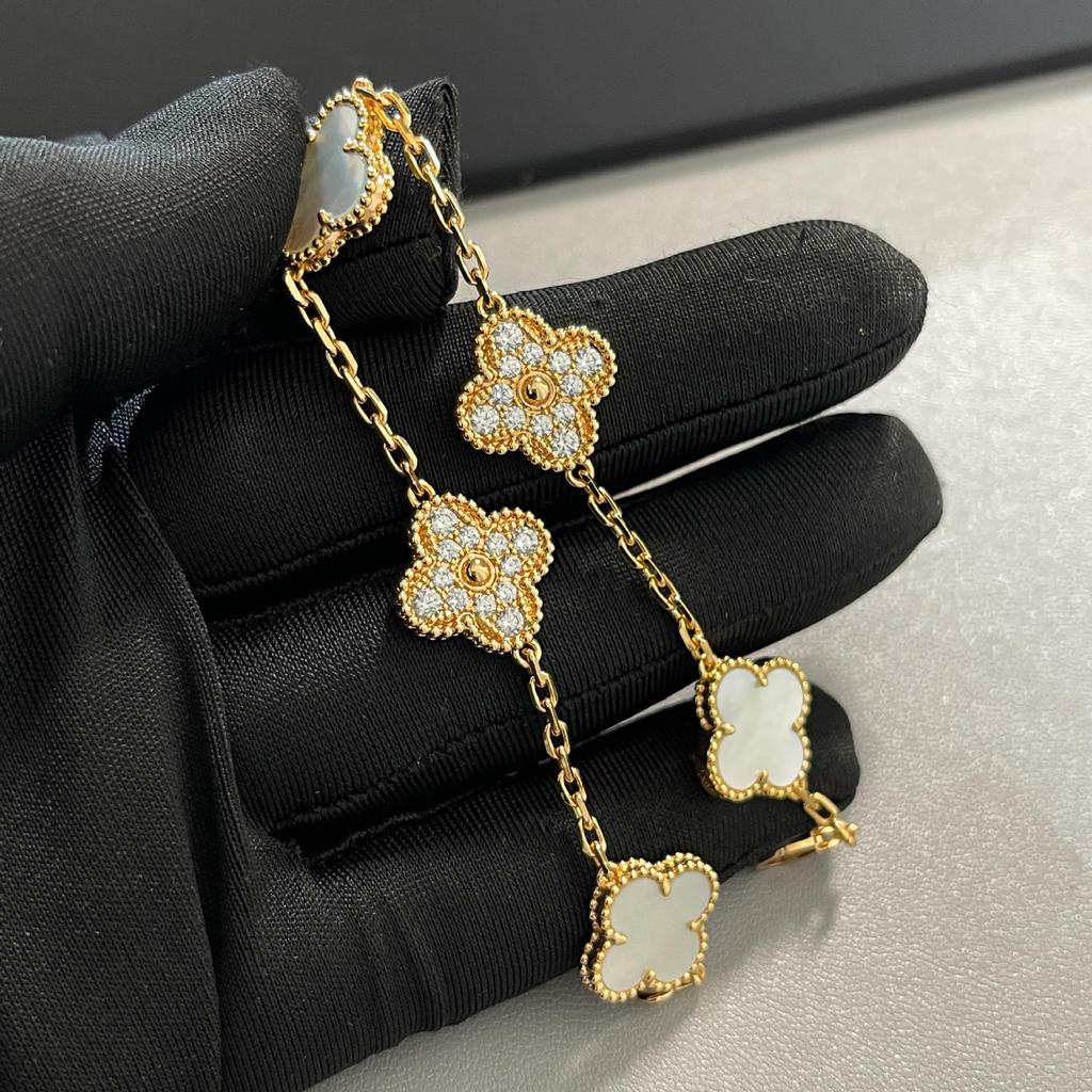 Gold Four-Leaf Clover & Five-Flower Pendant Necklace, 18K Plated, Elegant Gift for Her