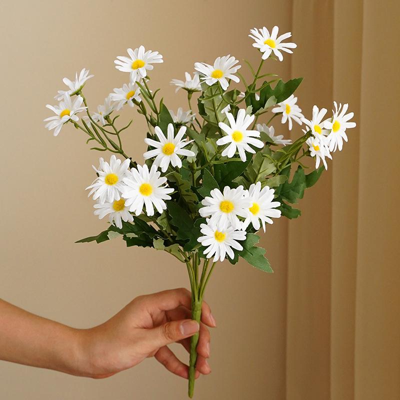 9 Head Korean Style Artificial Small Daisy Rural Home Decoration Outdoor Decoration Small Handle Bouquet Chrysanthemum