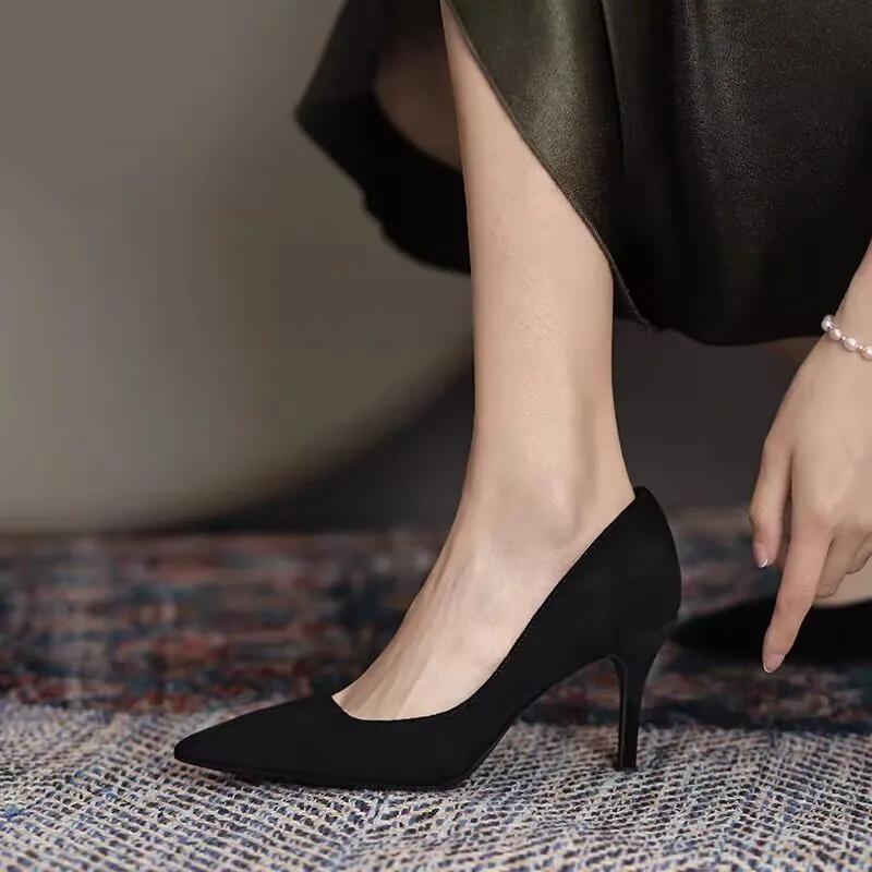 Moda 2024 Wiosna i Jesień Szpiczasty Nosek Płytkie Wycięcie Damskie Wysokie Obcasy Moda Jednolity Kolor Wsuwane Bankiet Ślub Damskie Wysokie Obcasy