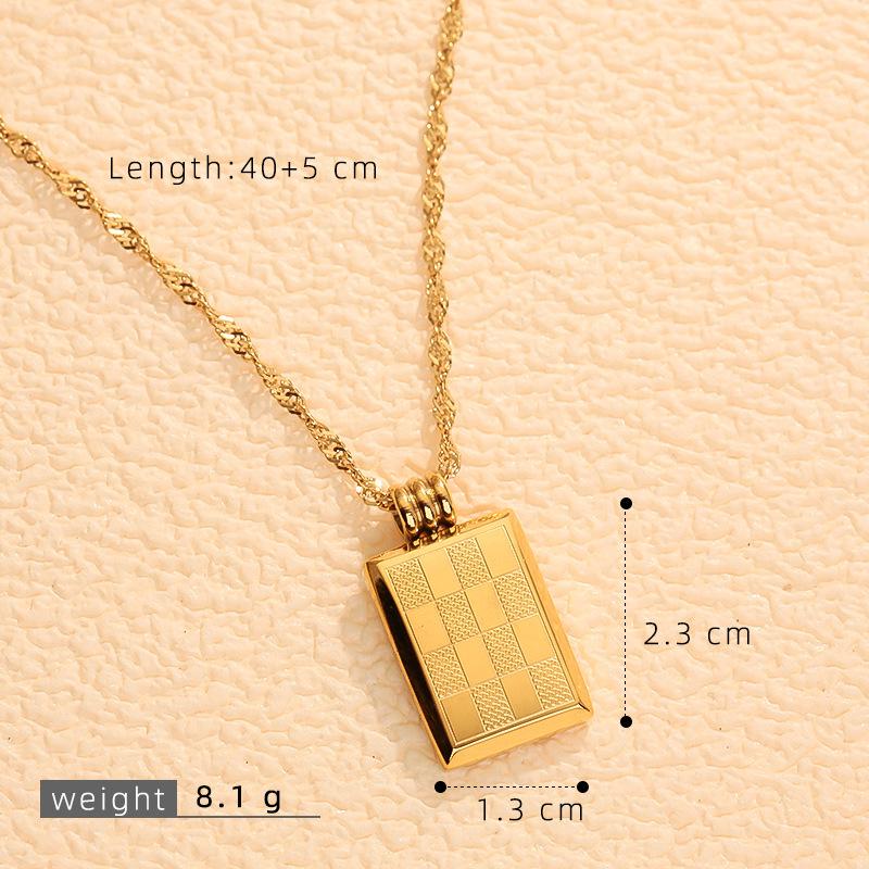 Star Square Pendant Necklace - Fashionable, Non-fading Clavicle Chain with a Chic, Luxurious Design