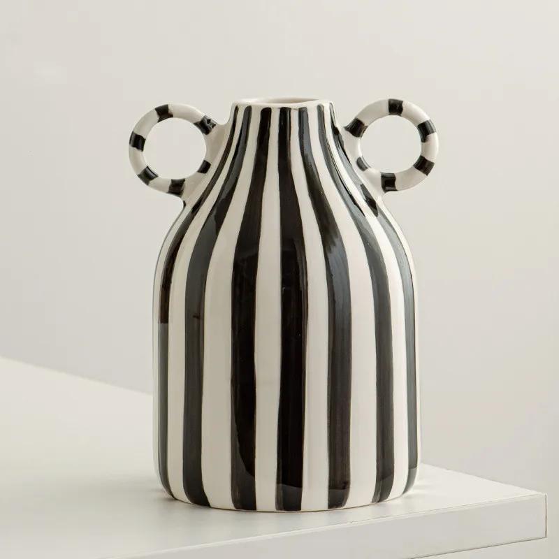 

Fun Hand-painted Ceramic Flower Vase with Two Ears Creative Stripe Vase Flower Arrangement Decoration Table Ornaments Home Gifts чёрный