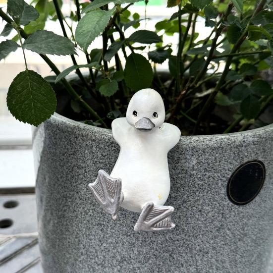White Duck Figurine Resin Duck Statue Flower Pot Hugger Planter Edge Duck Statue for Potted Plants Aquarium