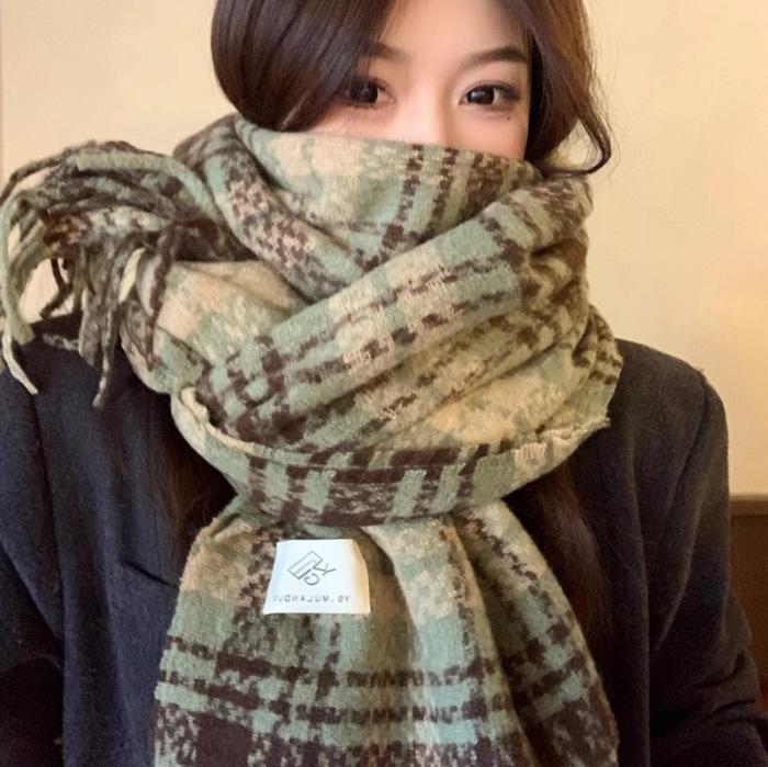 Plaid scarf female Korean atmosphere warm new dry powder autumn and winter Korean version soft fringed shawl