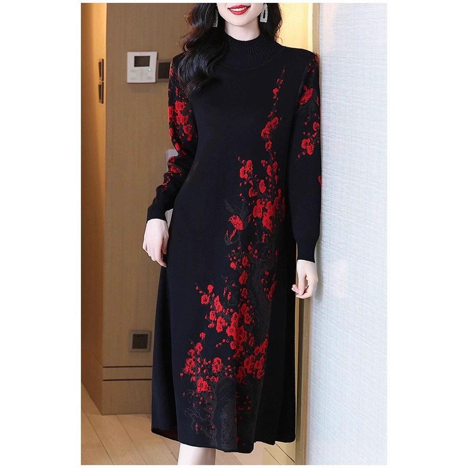 Dress 2025 new women's autumn long-sleeved large-size thin high-end temperament knitted sweater skirt with base