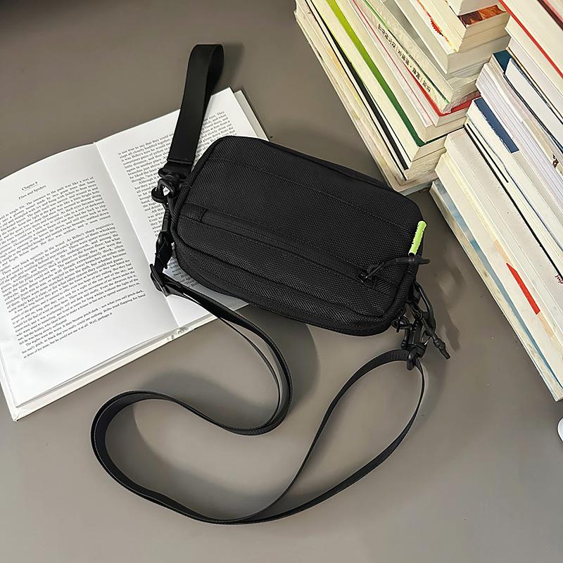 Simple texture small square bag men's and women's casual shoulder bag hand bag messenger bag mobile phone bag outdoor sports breast bag