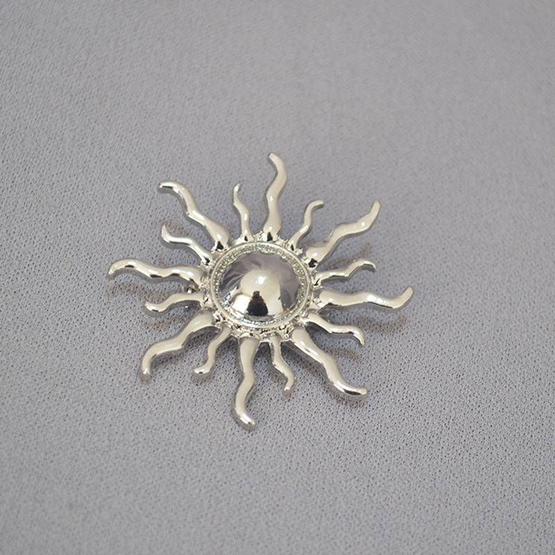 Einfache goldene Sonnengott-Brosche für Damen Herren Mantel-Accessoires Weibliche Vintage-Broschen Schmuck-Accessoires Geschenk