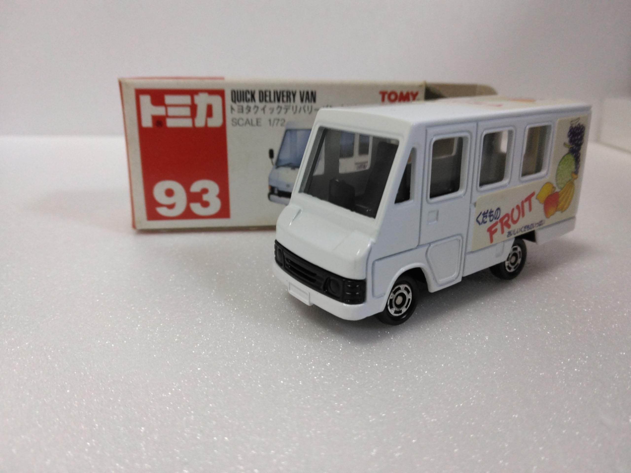 

Tomica Quick Delivery Scale Белый фургон № 93, 1/77, серебряный