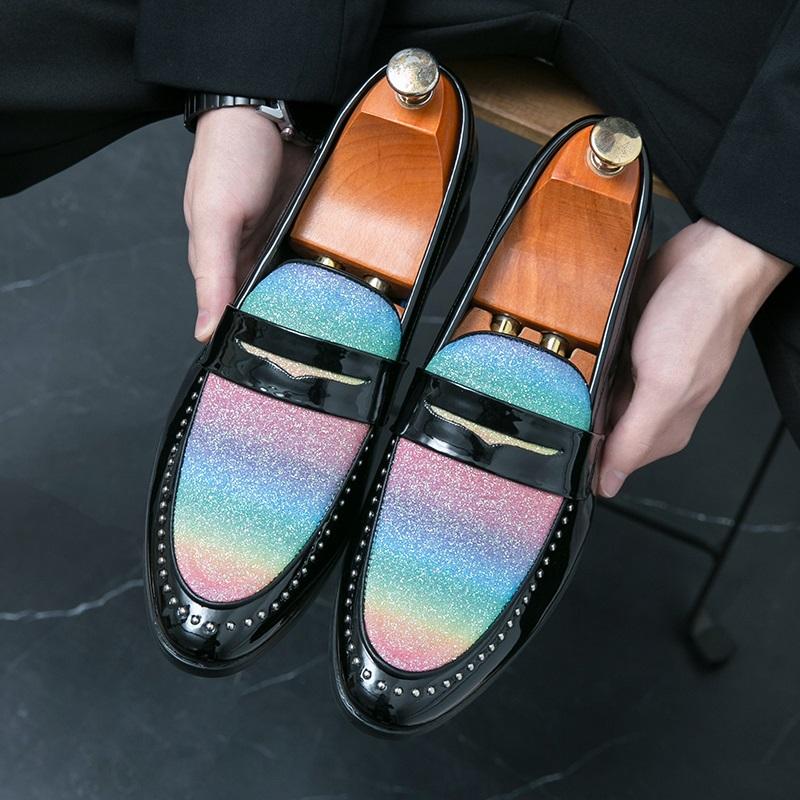 Fashion Men's Pointed Dazzling Colorful Rivet Loafter Leather Casual Shoes Male Formal Wedding Dress Homecoming Zapatos Hombre