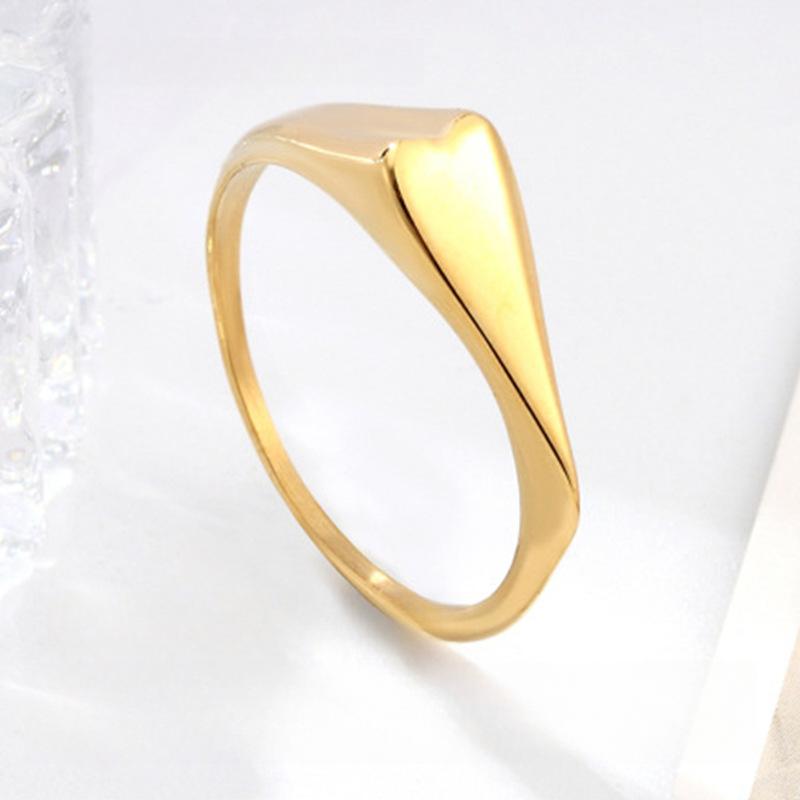 Simple and Fashionable Peach Heart Ring Niche Design Smooth Plain Ring Ring Design Women's Jewelry Titanium Steel