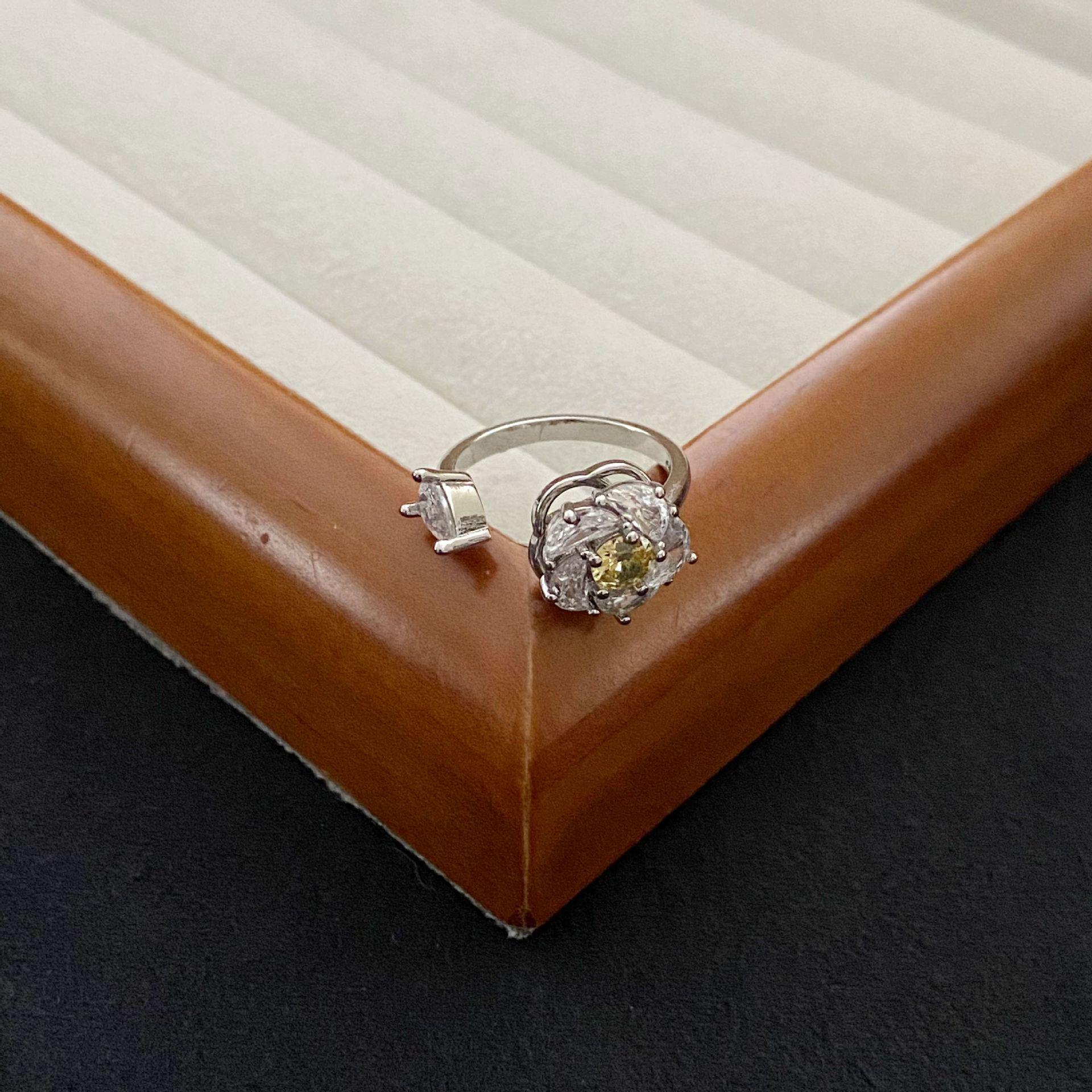 European & American Fashion Rotatable Camellia Adjustable Ring Adjustable Open