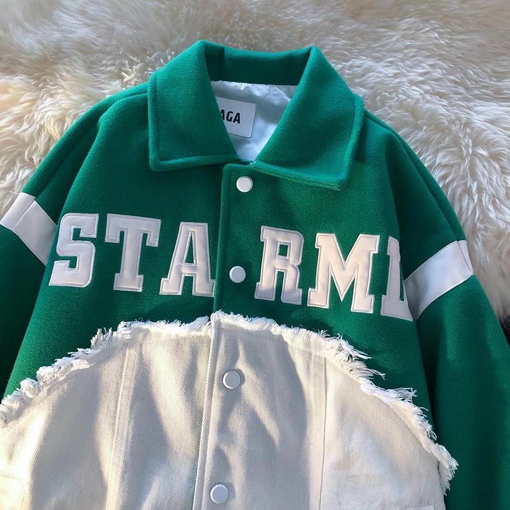 

Джинсовая куртка унисекс из шерстяной ткани в стиле пэчворк – модный бейсбольный стиль на весну/осень с вышитыми буквами L зелёный