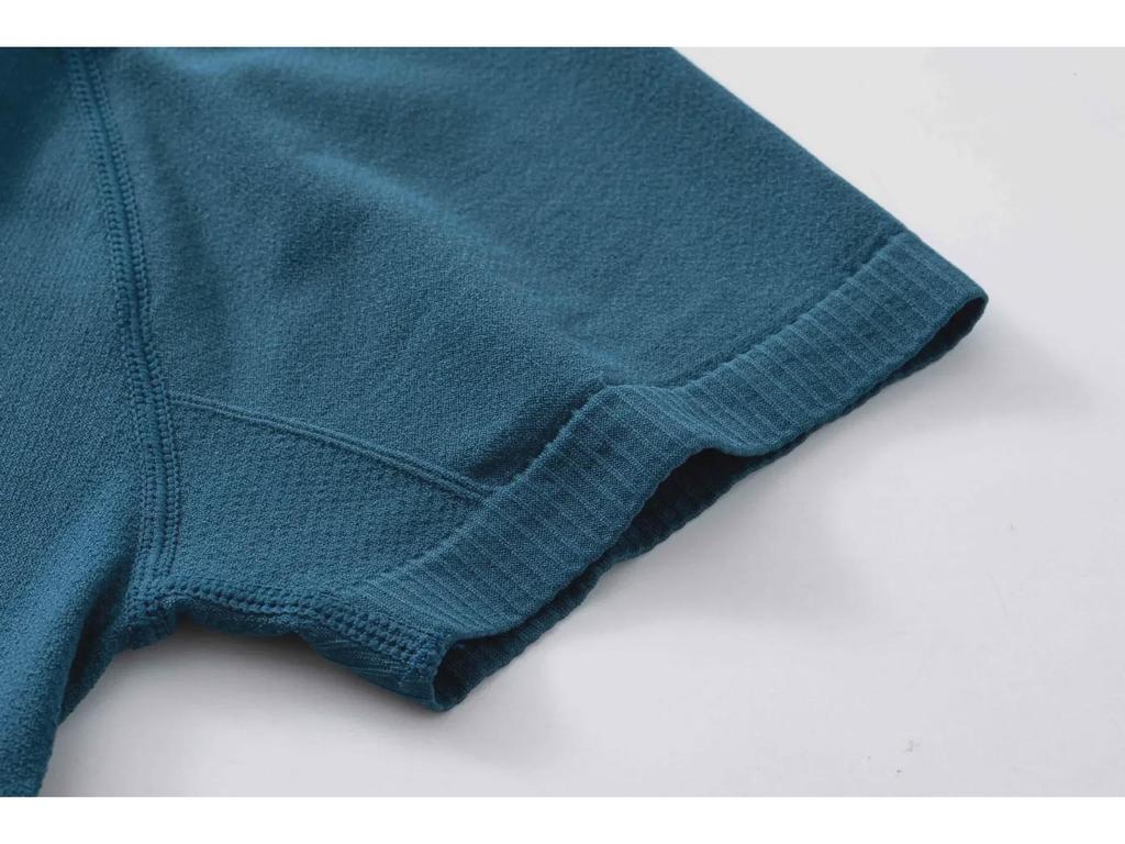 Seamless Swiftly Tech Quick-Dry Yoga Top – Short-Sleeved & Breathable