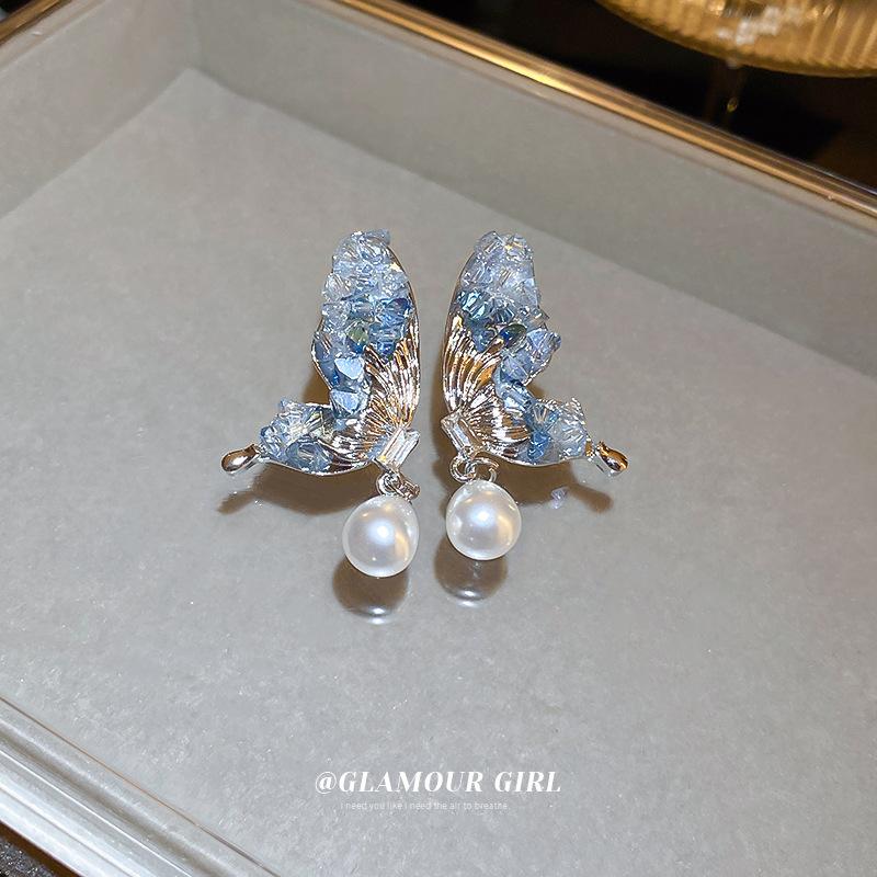 Personality and creativity Butterfly pearl pendant earrings ins Sweet and versatile temperament earrings Personality trend earrings
