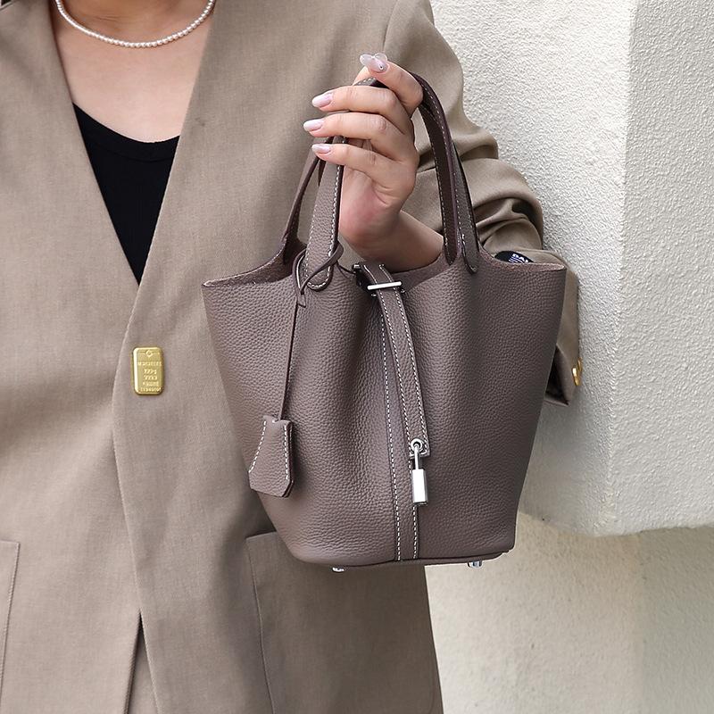 Genuine Leather Large-capacity Vegetable Basket Women's Bag High-quality and Exquisite Lychee Pattern Hand-held Bucket Bag