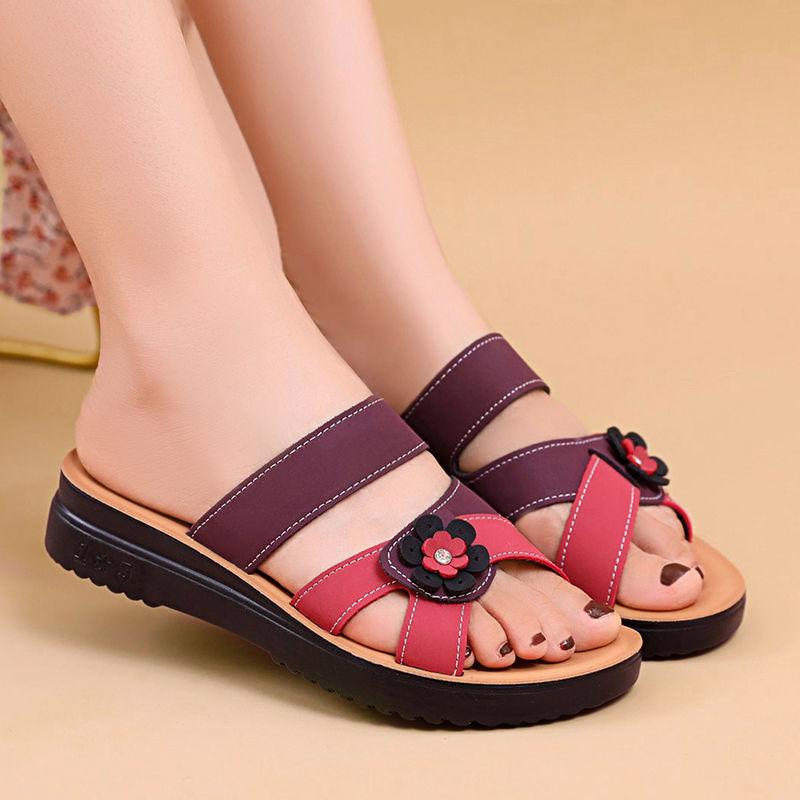 

Мамины тапочки женские летние 2024 для среднего и пожилого возраста на плоской подошве нескользящие для пожилых удобные из мягкой кожи для среднего возраста прохладные тапочки 40 розовый