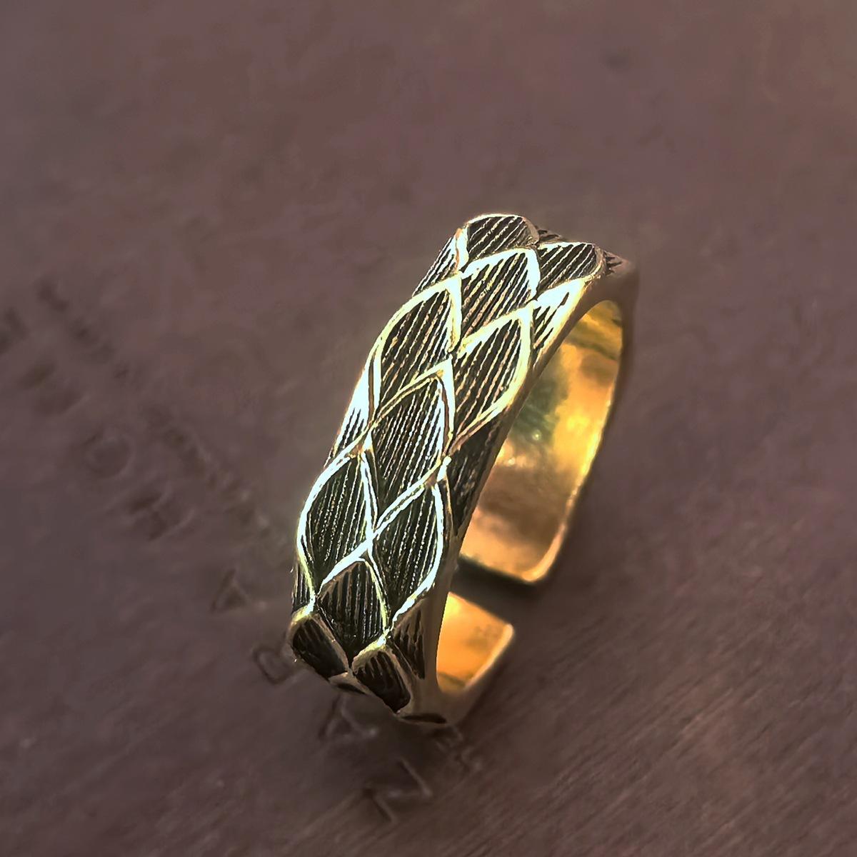 

New Brushed Dragon Scale Ring Retro Ethnic Style Zodiac Year Gift one size(US size 6-13) золотий