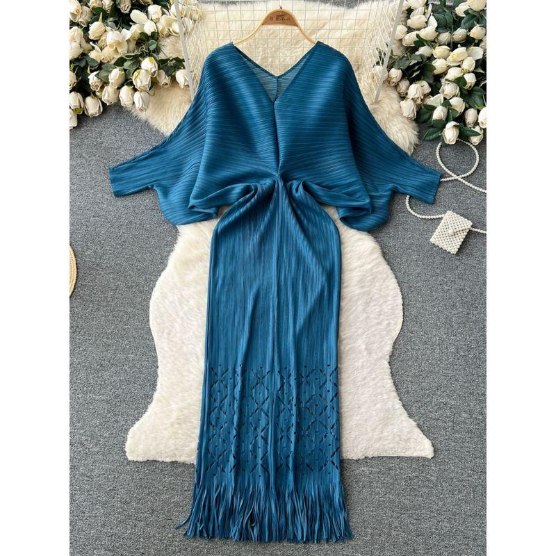 Fashion Style Fancy Loose Temperament Batwing Sleeve V Neck Dress Women's Waist-Tight Slim Looking Ruched Tassel Long Skirt