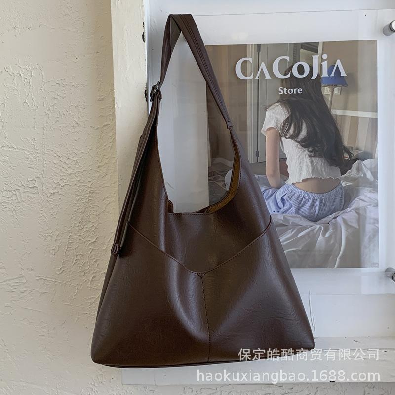 Large capacity tote bag women's 2025 new commuter women's bag high-end retro shoulder bag crossbody bucket bag