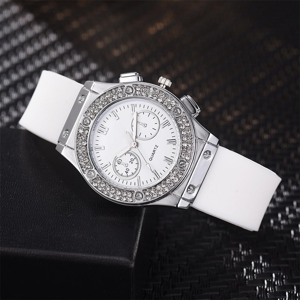 Gumové dámské hodinky Luxusní značky Casual Diamond Dámské Quartz náramkové hodinky Jednoduché sportovní hodiny