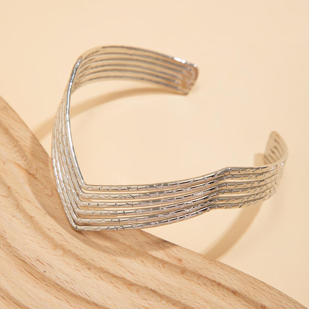 Tillbehör, punkmetall V-formad söt cool armbindare Armkedja personlighet ihålig geometrisk öppning hand