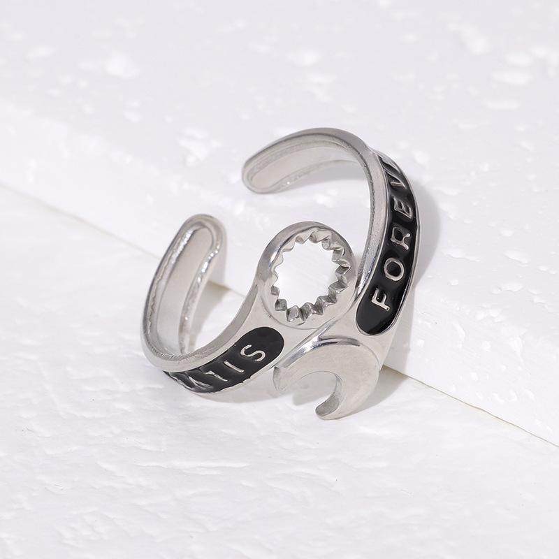 Edelstahl Schraubenschlüssel Design Ring: Damen Modeschmuck 18 Karat Gold Industrieller Stil