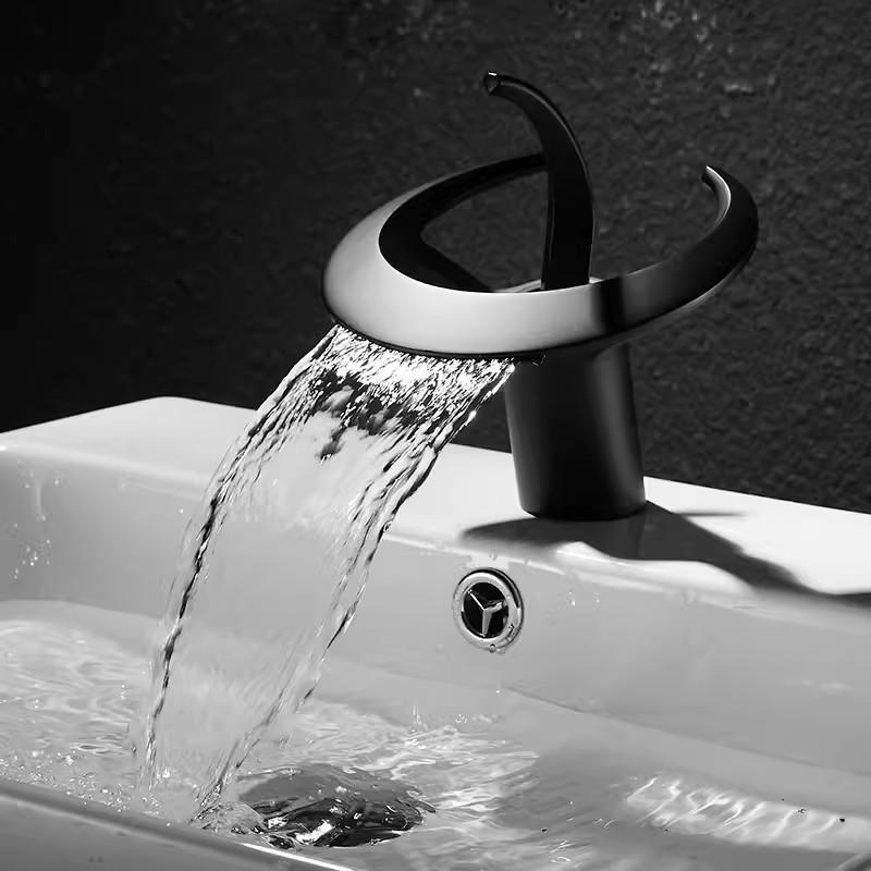 Tuqiu Nieuwe Geborsteld Goud Badkamer Waterval Wastafelkranen Wastafelmengkraan Warm & Koud Vliegwielontwerp Grijs Sanitair Kraan Waterkraan