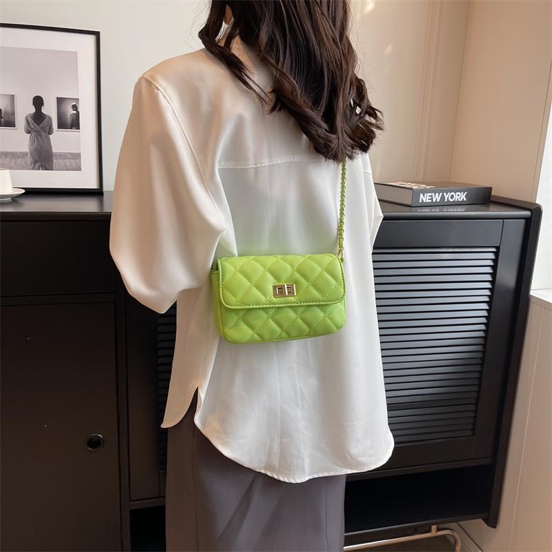 Ielgy High-End Fashion Chain Diamond Texture Small Square Bag