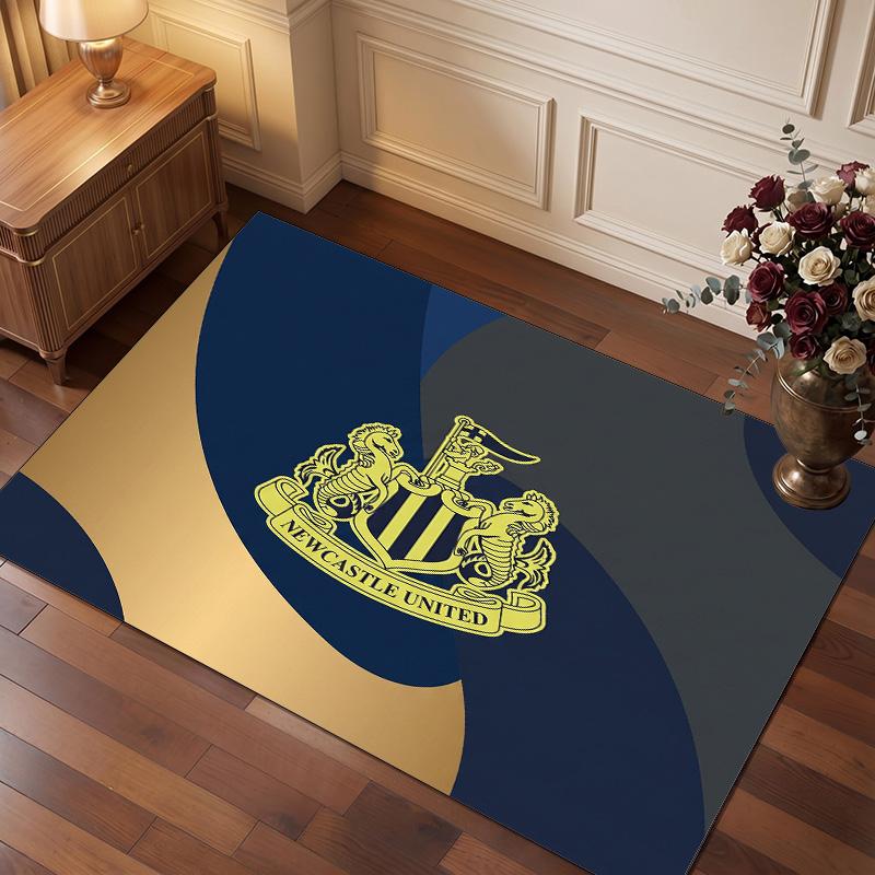 Tappeto in Velluto di Cristallo con Stampa di Calcio del Newcastle United, Comodo Assorbente d'Acqua Antiscivolo Tappeto per Pavimento Interno
