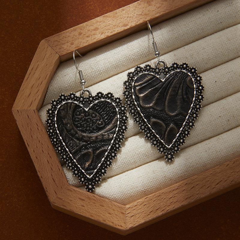 Leather Printed Love Earrings, High-End Retro Exaggerated Vacation Style Earrings, Fashionable Personalized Earrings.