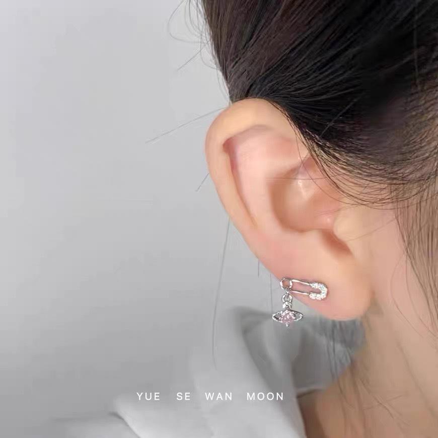 Versatile Titanium Saturn Stud Earrings – Super Shiny, Sleep-Friendly, Japanese-Korean Style for Cartilage or Piercing