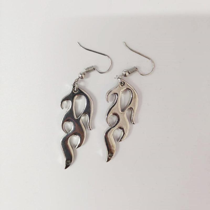 

Flame-shaped necklace, European and American hip-hop accessories, simple flame earrings, bracelet wholesale.