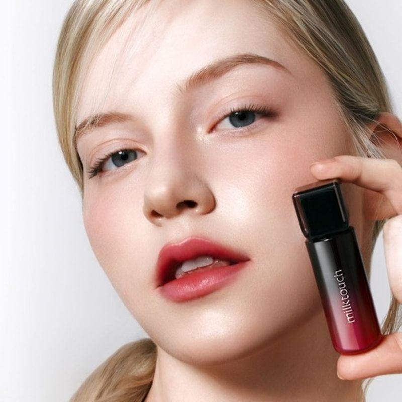 

[НОВИНКА] Черный пилинг-тату для губ 5 цветов 01 Black Cherry