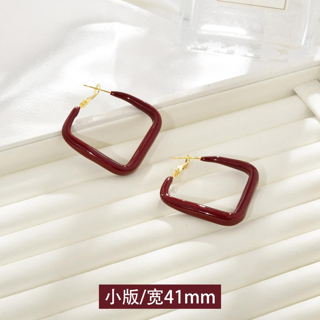 Autumn and winter new Ankola red big circle earrings exquisite trend atmosphere light luxury high sense fashionable earrings earrings